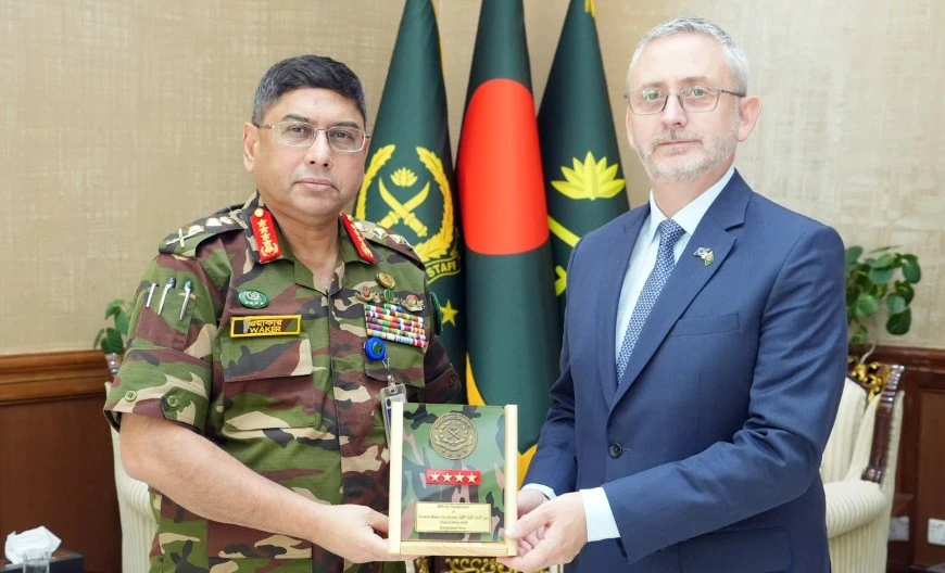 সেনাপ্রধানের সাথে ইউরোপীয় ইউনিয়নের মান্যবর রাষ্ট্রদূত এর সৌজন্য সাক্ষাৎ